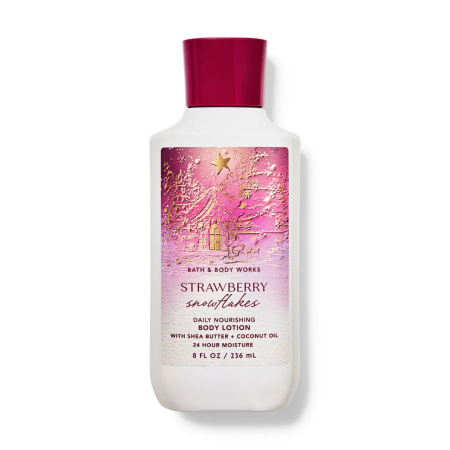 لوشن الجسم المغذي يومياً Strawberry Snowflakes من "باث آند بودي وركس" (Bath & Body Works)